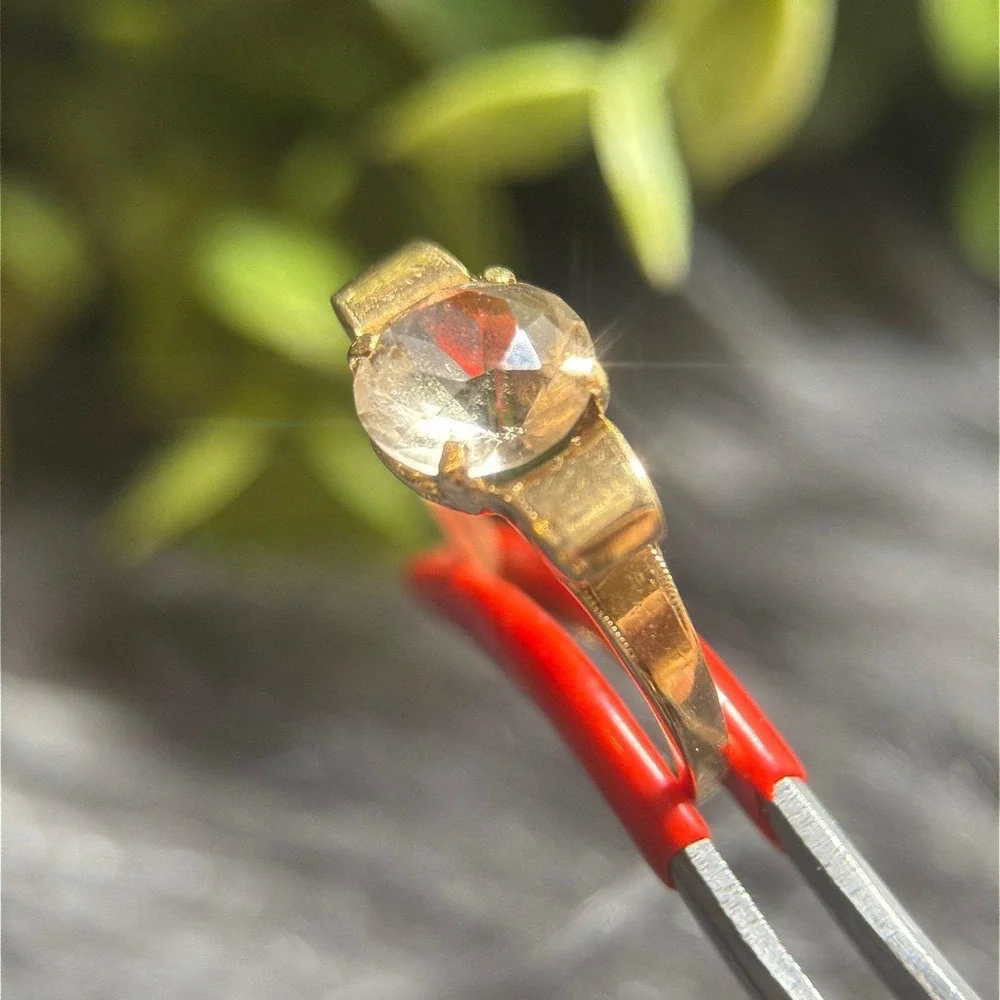 10k Gold Circle Stone Ring